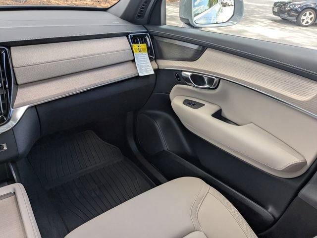 New 2026 Volvo XC90 B6 Plus w/ Protection Package Premier image 18