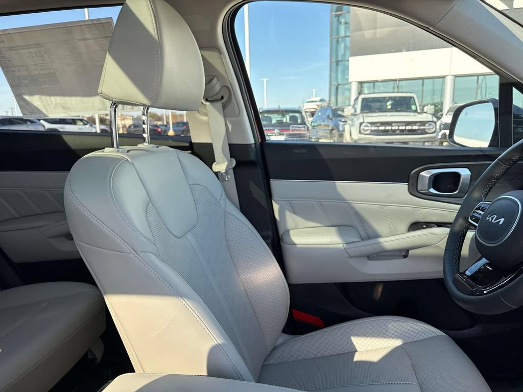 New 2025 Kia Sorento SX AWD/4WD image 17