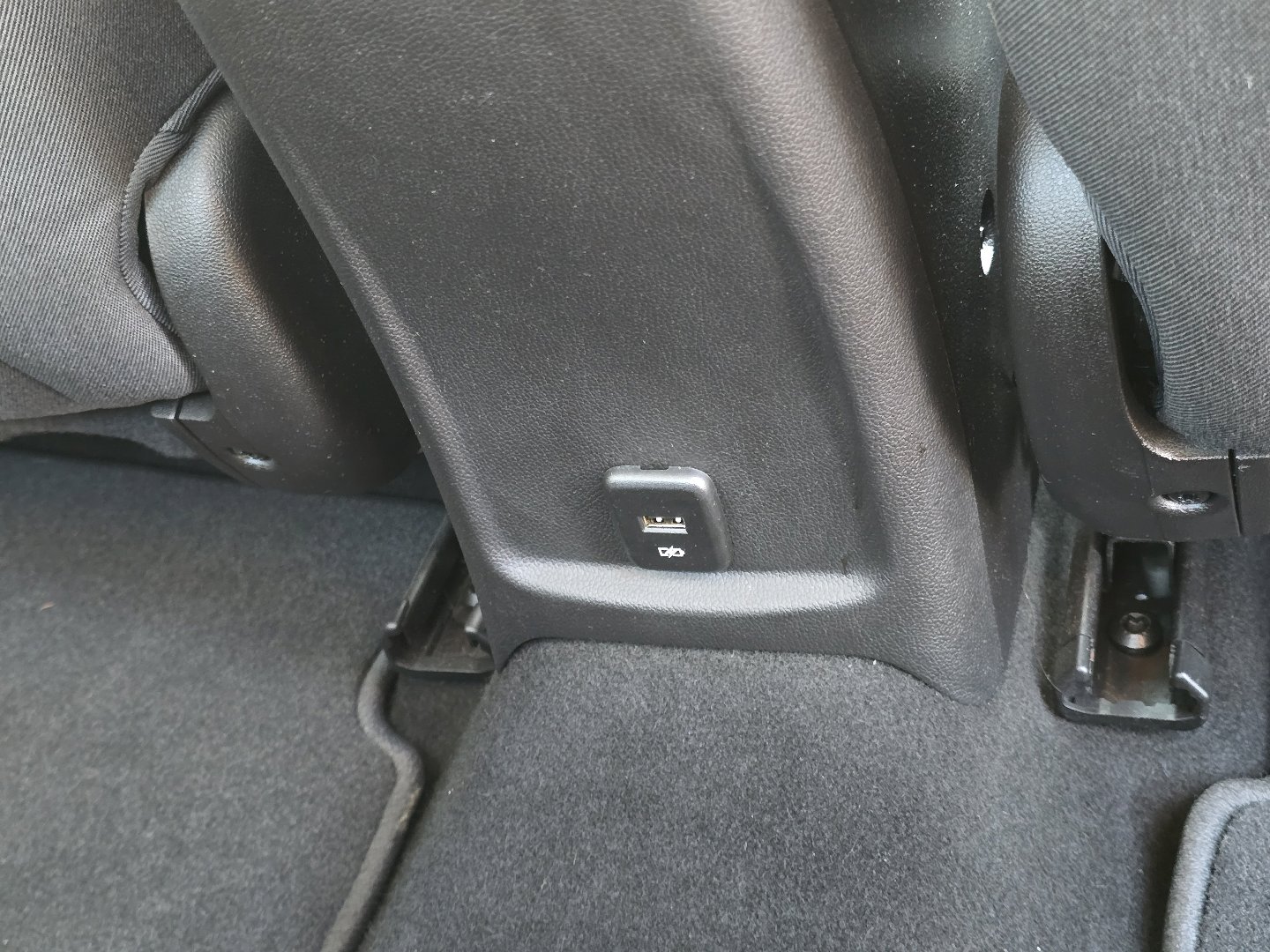 Used 2017 Chevrolet Cruze LT w/ Convenience Package image 26