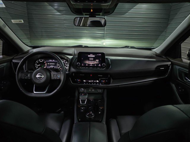 Used 2022 Nissan Rogue SV w/ SV Premium Package image 11