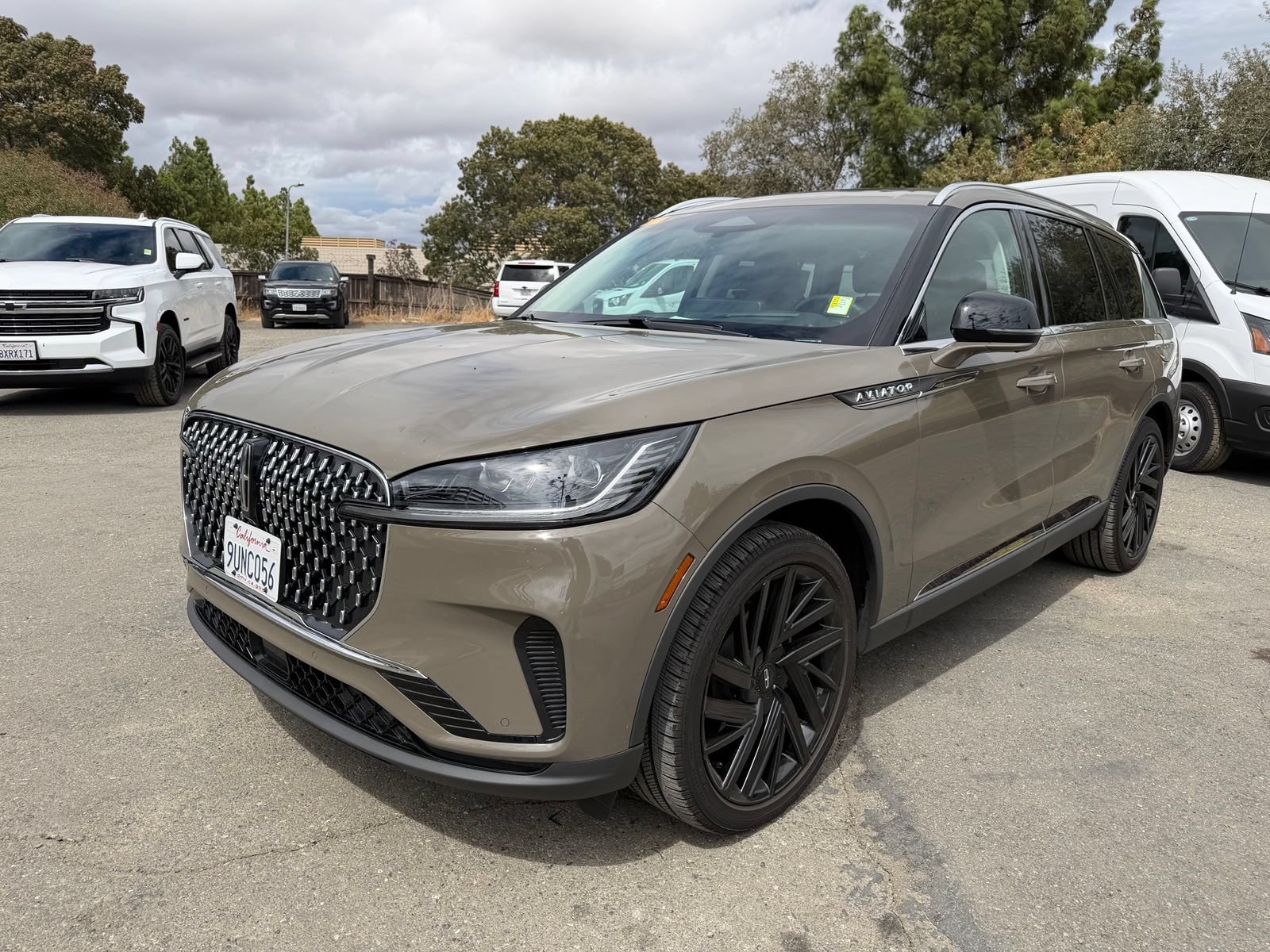Used 2025 Lincoln Aviator Reserve w/ Equipment Group 201A AWD/4WD image 1