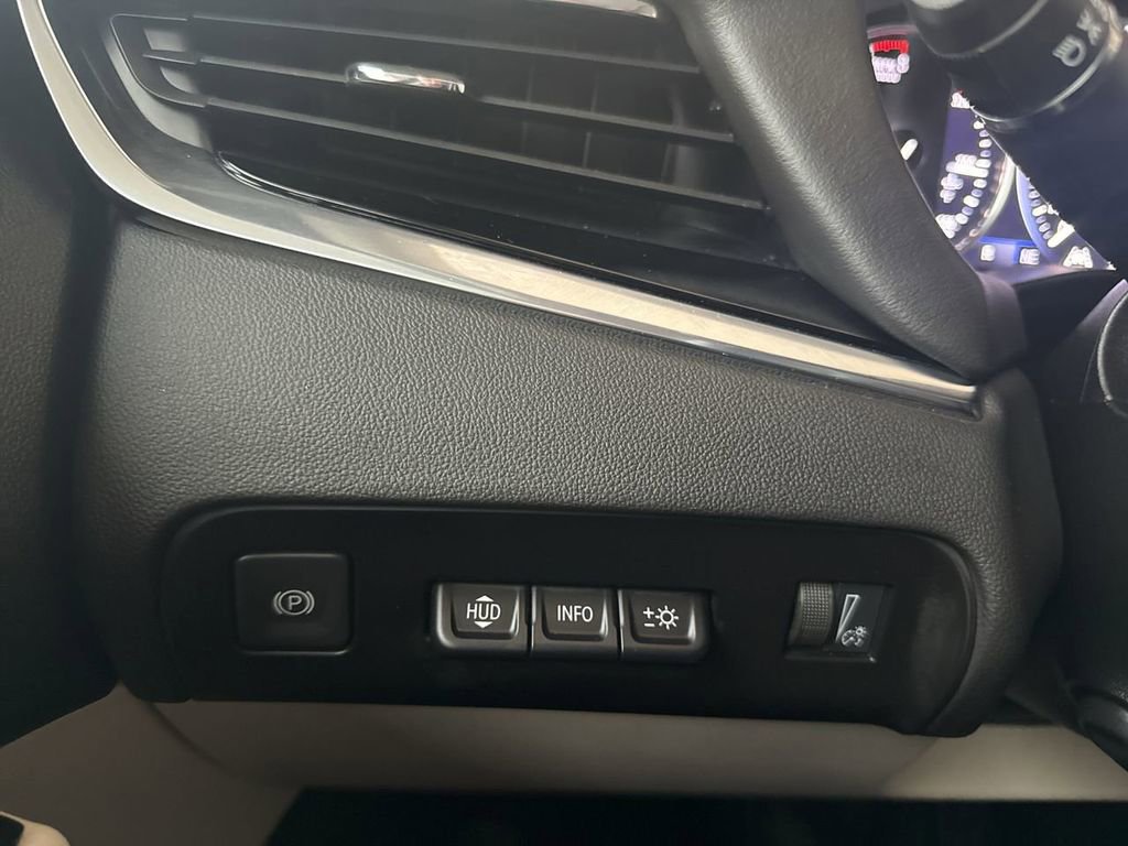 Certified 2024 Buick Enclave Avenir w/ Avenir Technology Package image 18