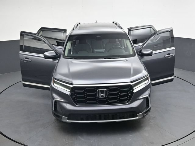 Used 2025 Honda Pilot Touring image 37