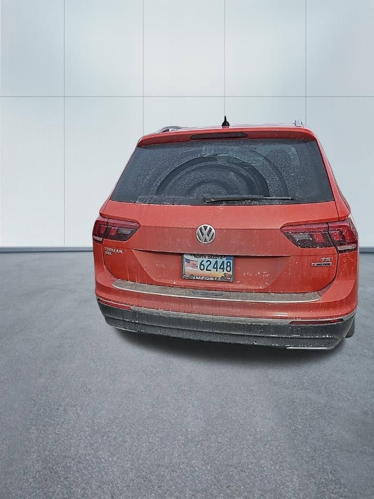 Used 2018 Volkswagen Tiguan SEL Premium w/ 3rd Row Seat Package image 3