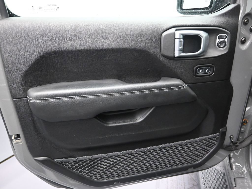 Used 2020 Jeep Wrangler Unlimited Sahara image 10