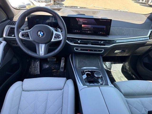 Used 2026 BMW X7 xDrive40i w/ M Sport Package AWD/4WD image 33