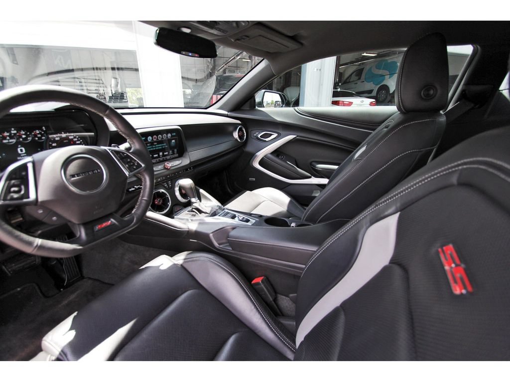 Used 2016 Chevrolet Camaro SS RWD image 29