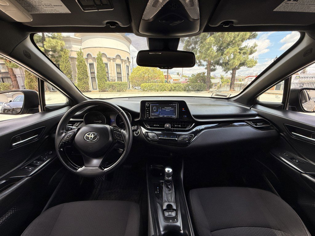 Used 2018 Toyota C-HR XLE FWD image 18