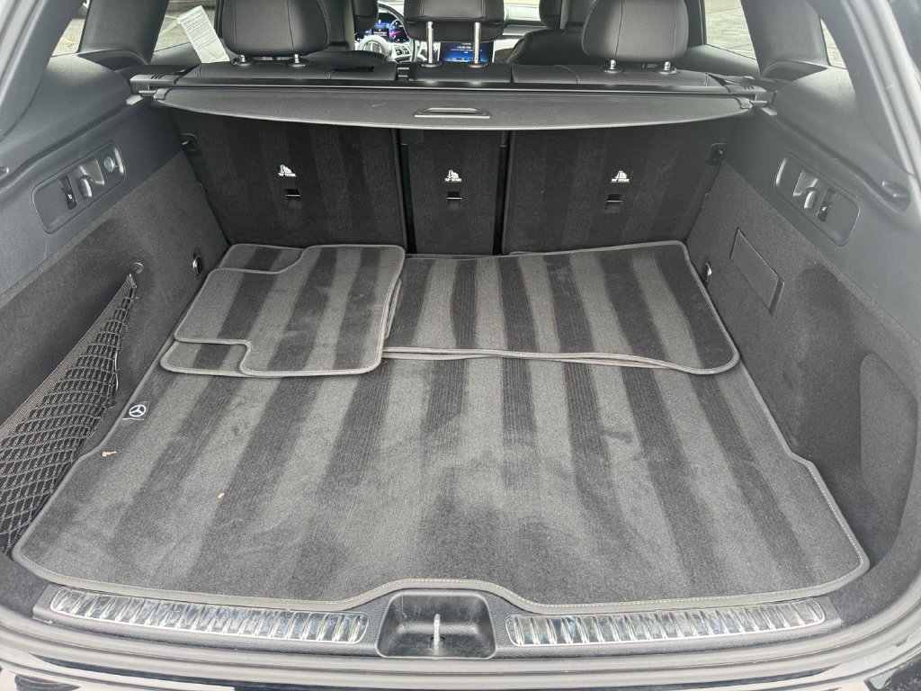 Used 2023 Mercedes-Benz GLC 300 4MATIC image 17