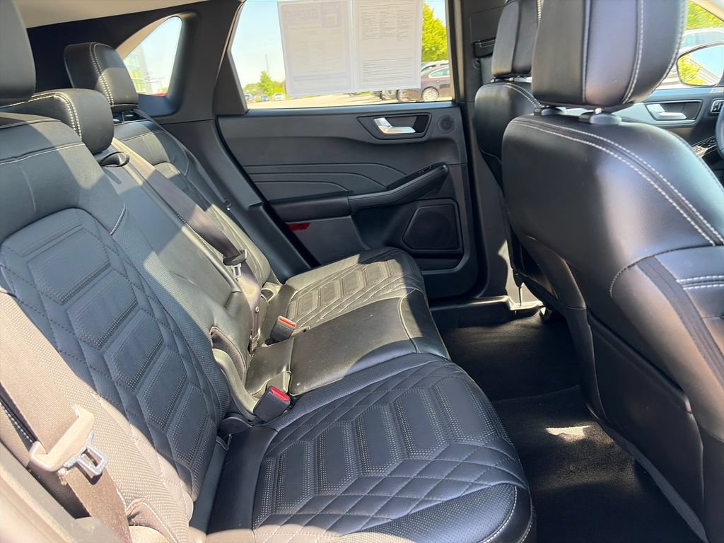 Used 2023 Ford Escape Platinum w/ Premium Technology Package AWD/4WD image 35