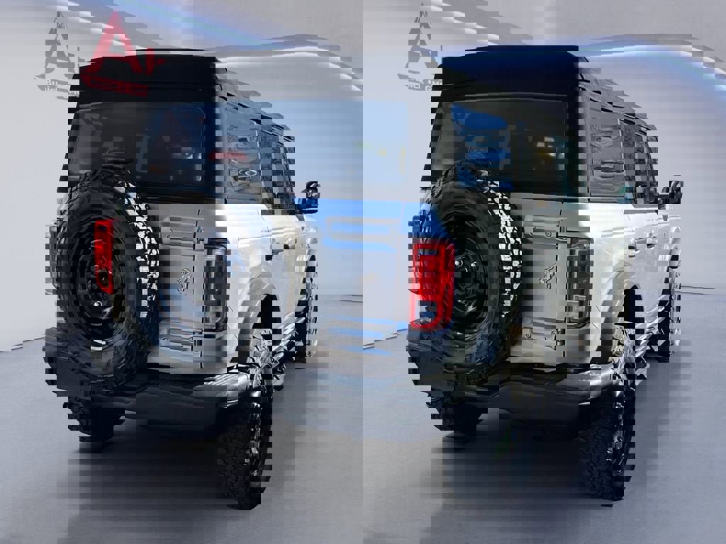 Used 2022 Ford Bronco Black Diamond image 5