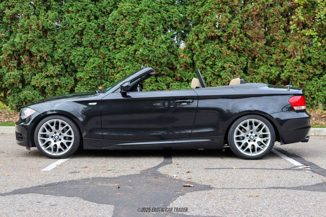 Used 2010 BMW 135i Convertible image 3