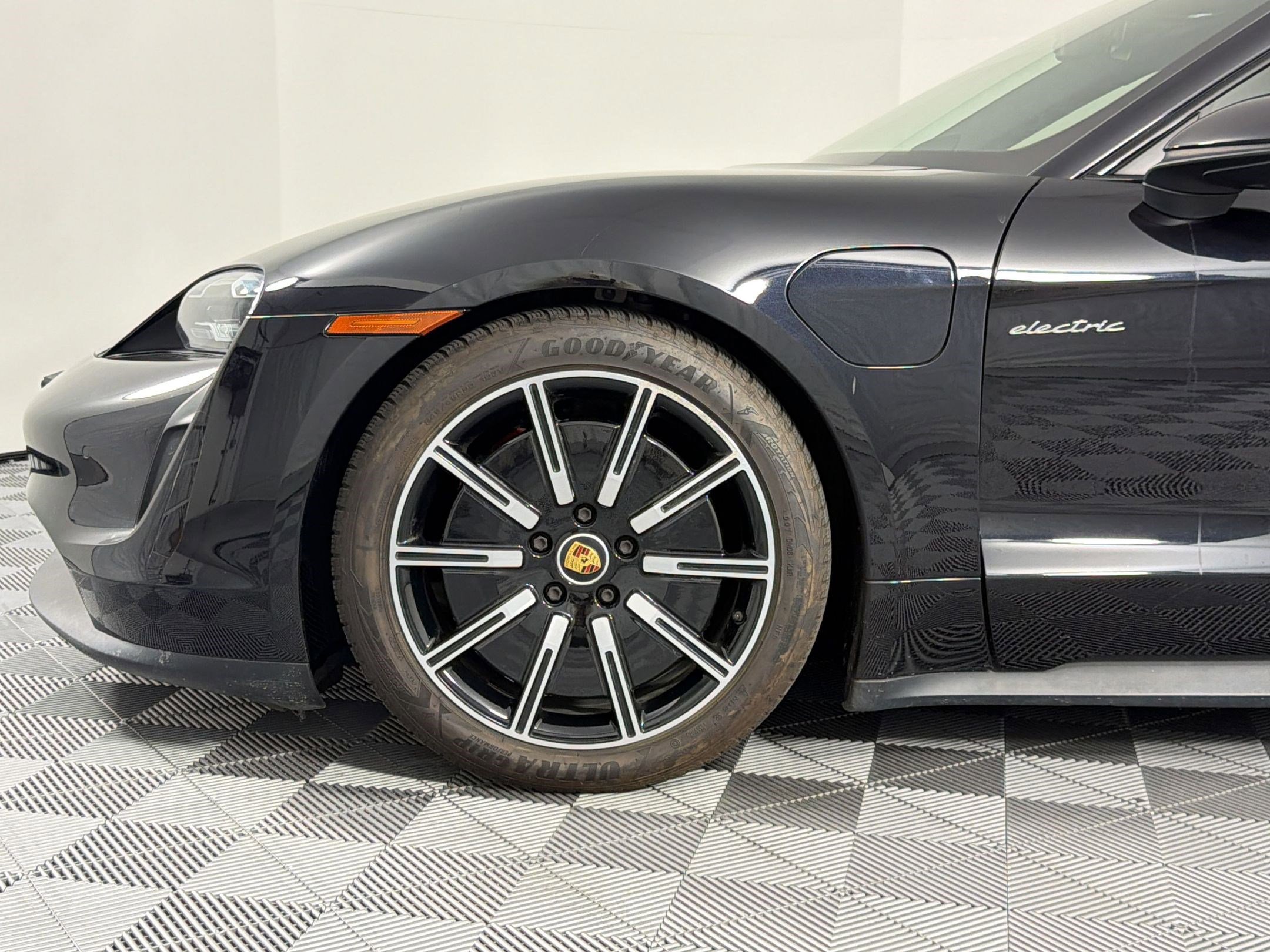 Certified 2021 Porsche Taycan 4S AWD/4WD image 7