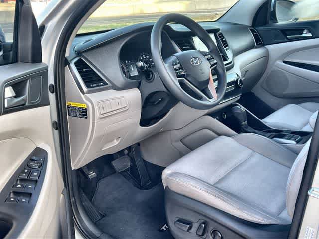 Used 2017 Hyundai Tucson SE w/ SE Popular Package 02 FWD image 3