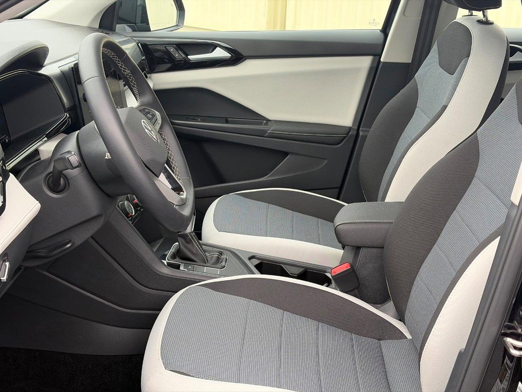 Used 2025 Volkswagen Taos S image 18
