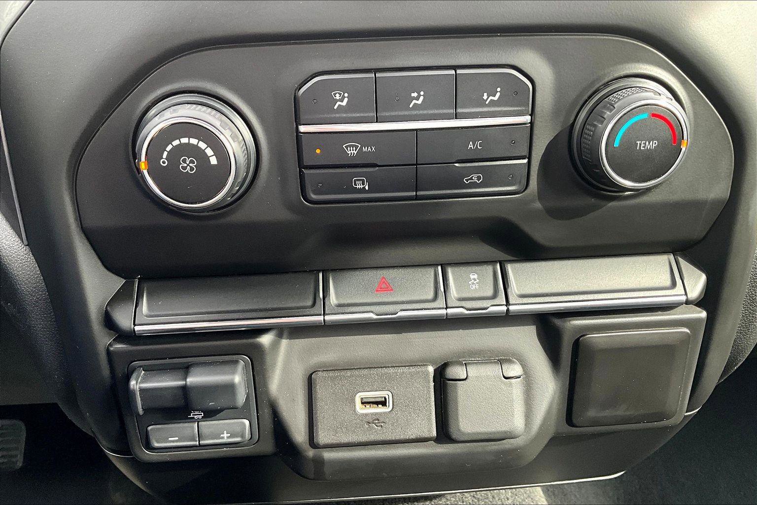 Used 2019 Chevrolet Silverado 1500 Custom w/ Trailering Package image 33