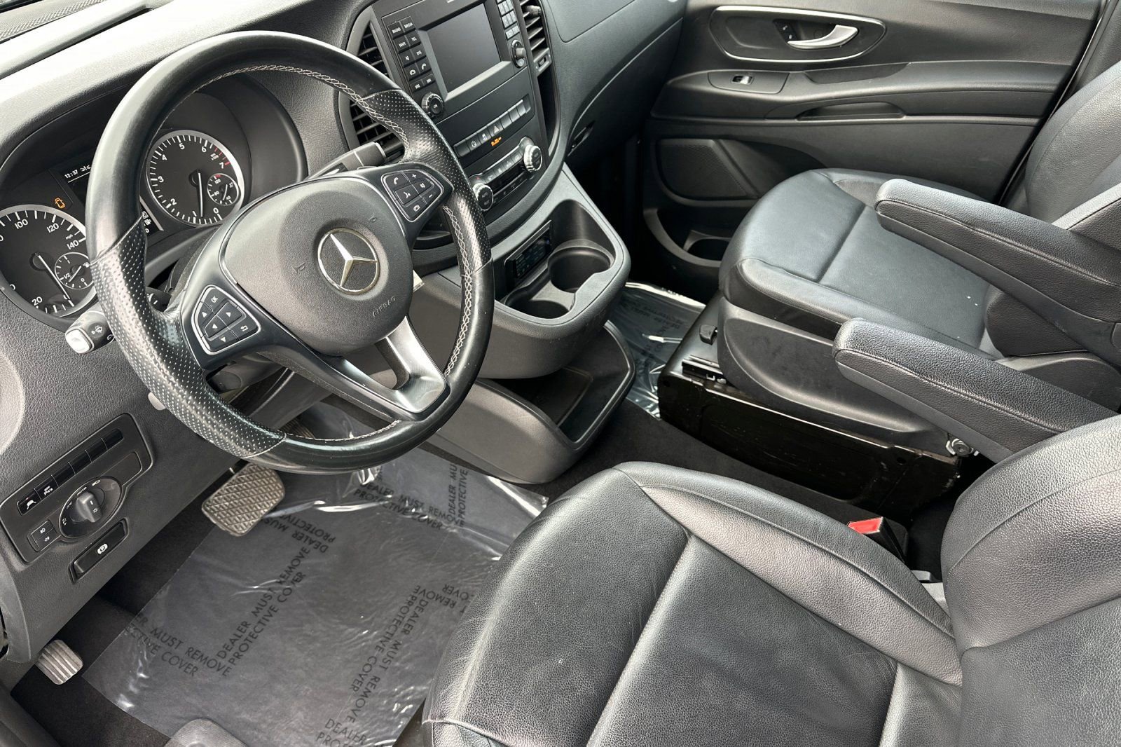 Used 2016 Mercedes-Benz Metris Passenger image 10