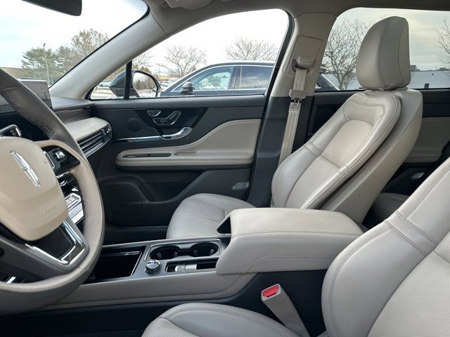 Used 2023 Lincoln Corsair Reserve w/ Equipment Group 201A image 7