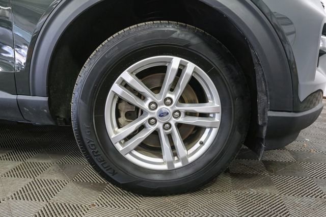 Used 2023 Ford Explorer XLT w/ Equipment Group 202A AWD/4WD image 15