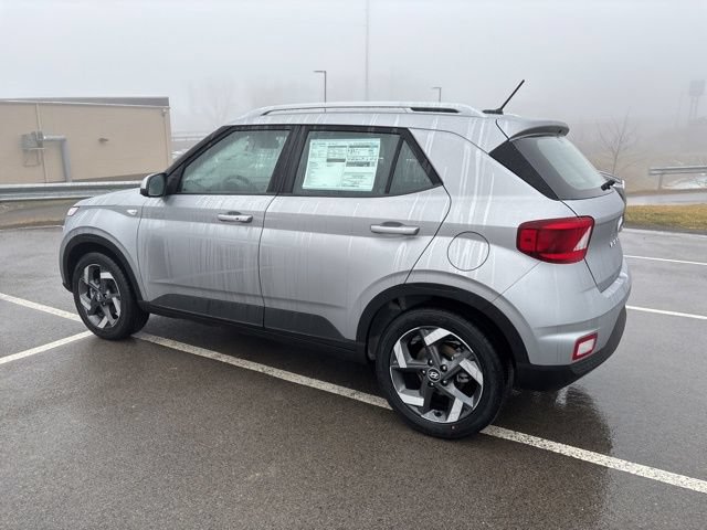 New 2026 Hyundai Venue SEL FWD image 3