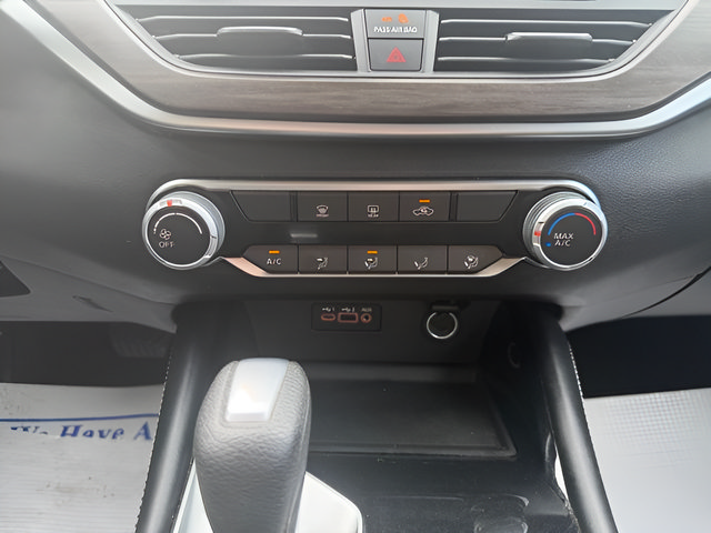 Used 2023 Nissan Altima 2.5 SV FWD image 23
