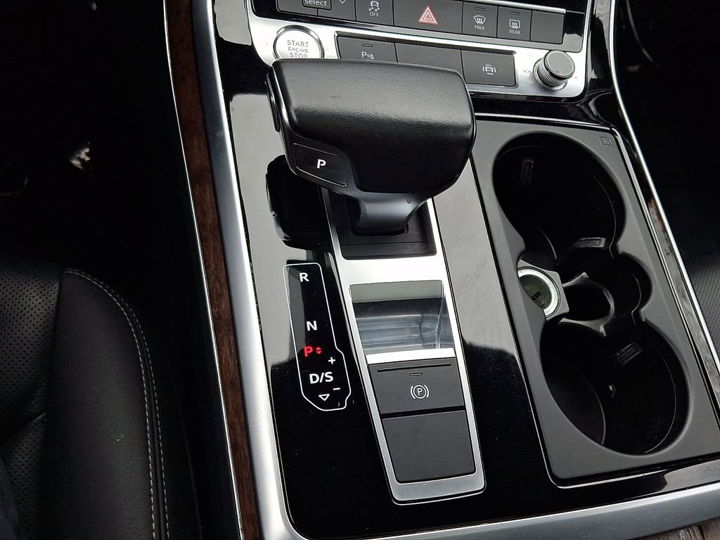Used 2019 Audi Q8 Premium Plus w/ Premium Plus image 16