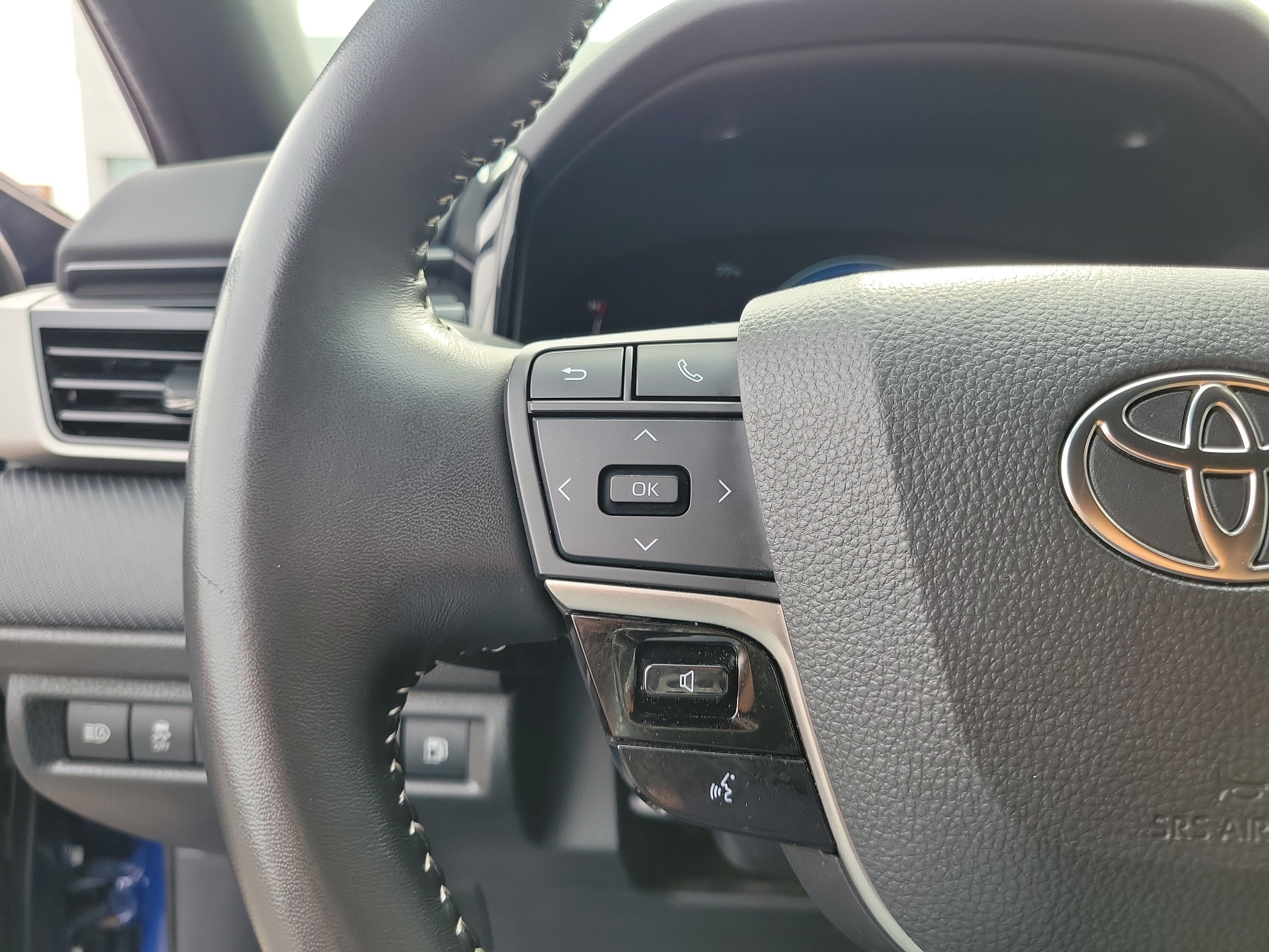 Used 2025 Toyota Camry SE FWD image 22