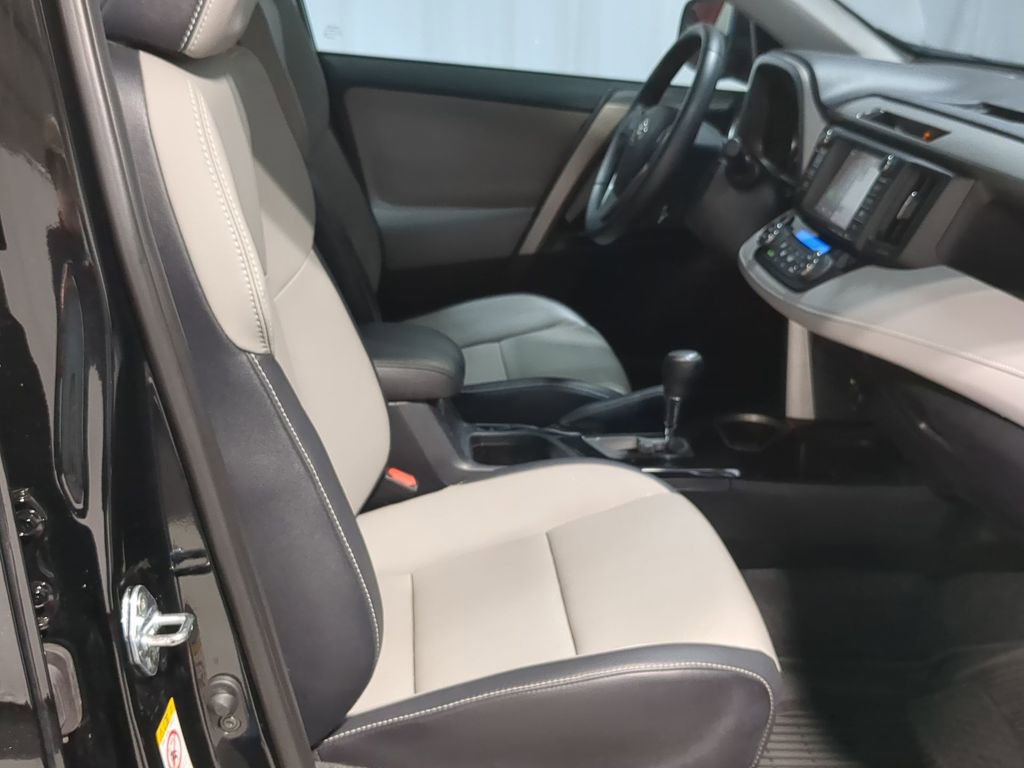 Used 2016 Toyota RAV4 Limited AWD/4WD image 26