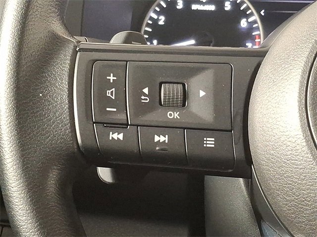 Used 2024 Nissan Pathfinder S image 21