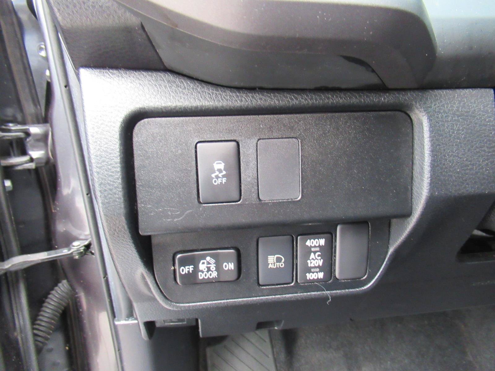 Used 2022 Toyota Tacoma TRD Sport w/ Technology Package RWD image 19