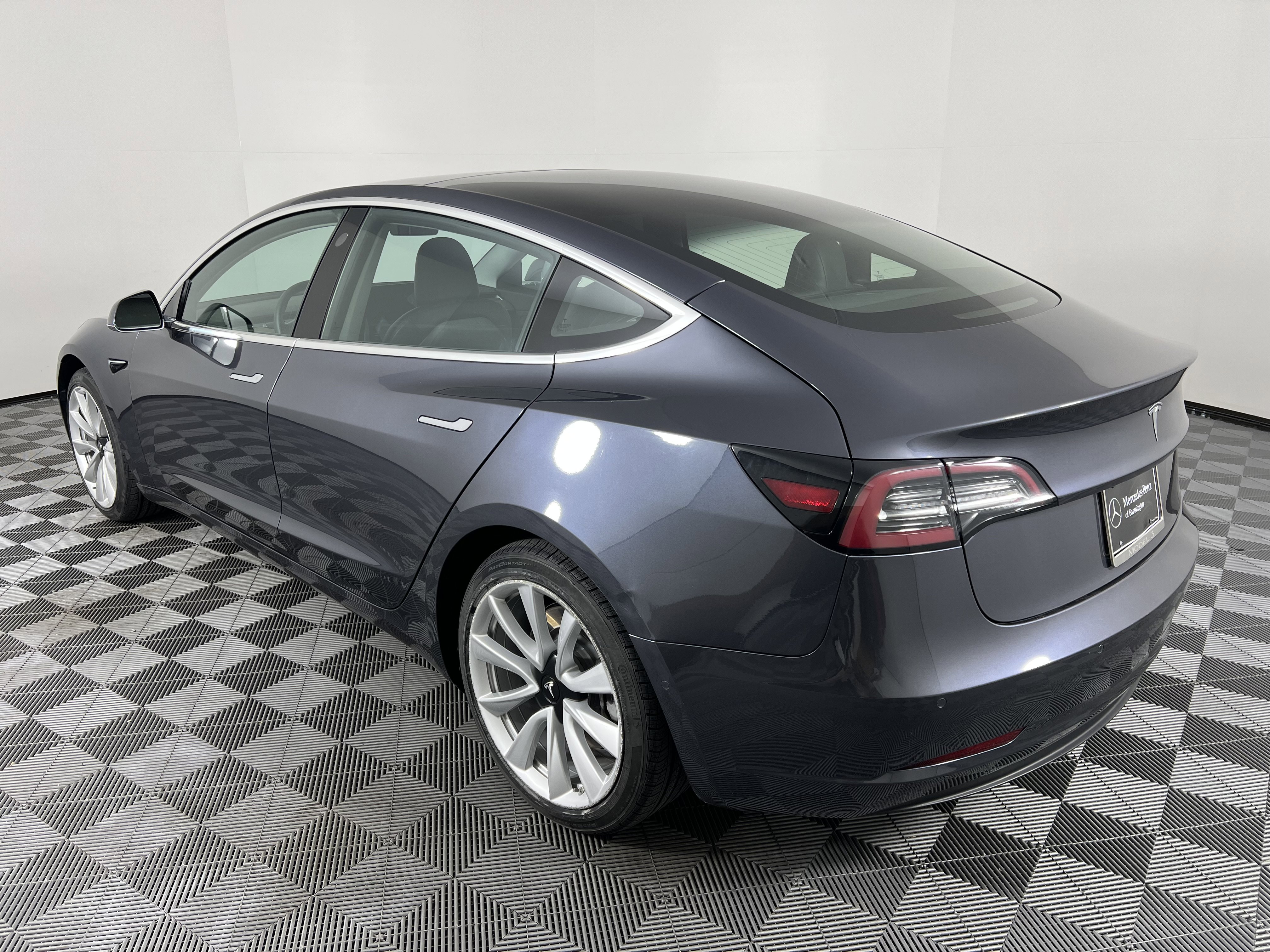 Used 2018 Tesla Model 3 Long Range RWD image 10