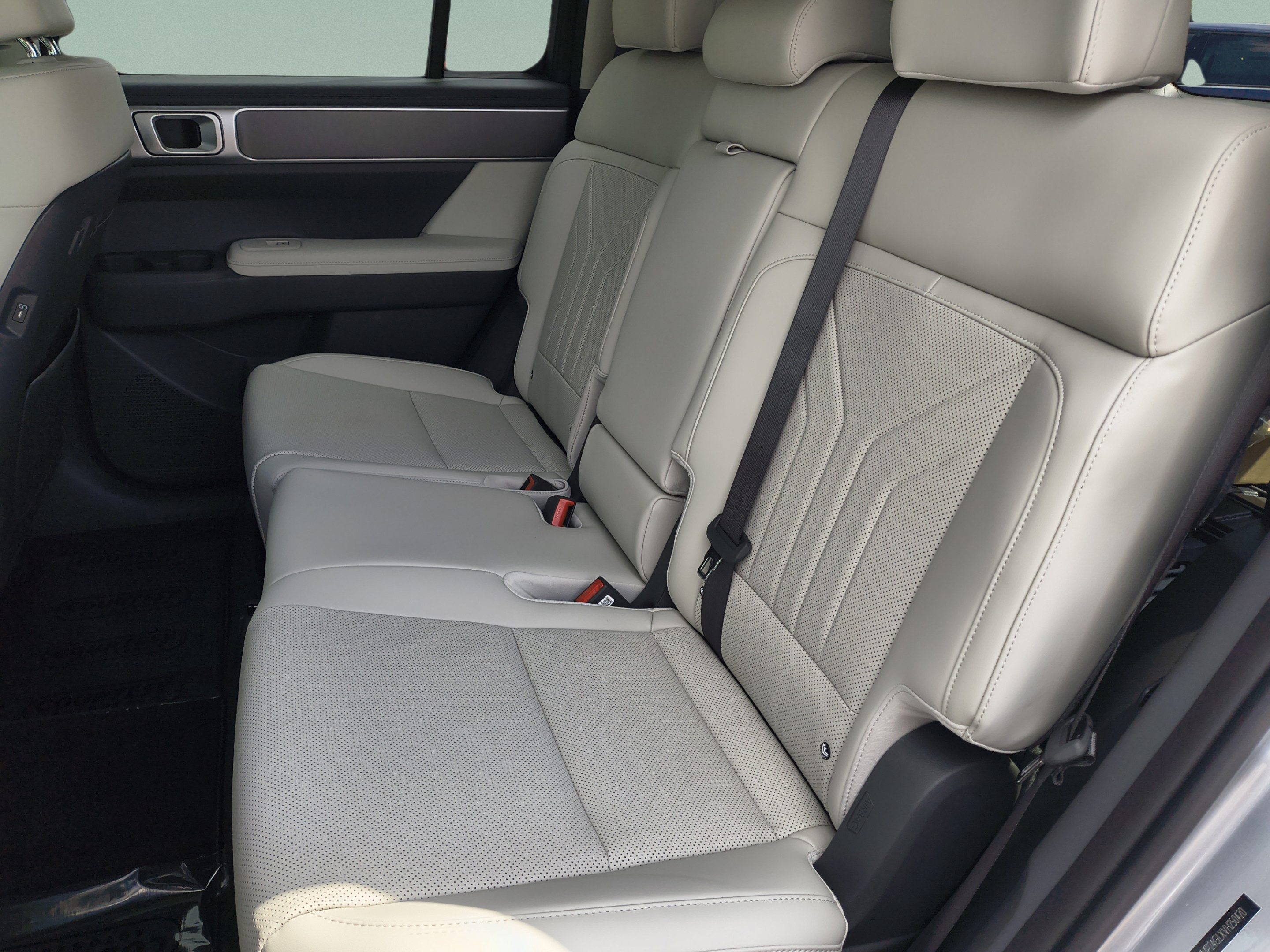 New 2027 Hyundai Santa Fe SEL FWD image 19