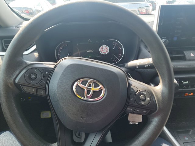 Used 2025 Toyota RAV4 LE AWD/4WD image 10