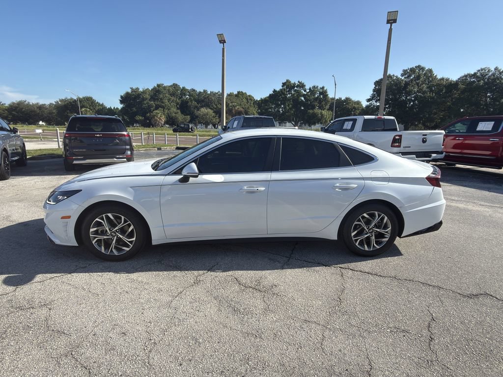 Used 2022 Hyundai Sonata SEL w/ Preferred Accessory Package FWD image 7