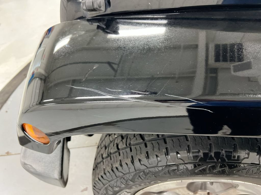 Used 2017 Jeep Wrangler Unlimited Sahara AWD/4WD image 32