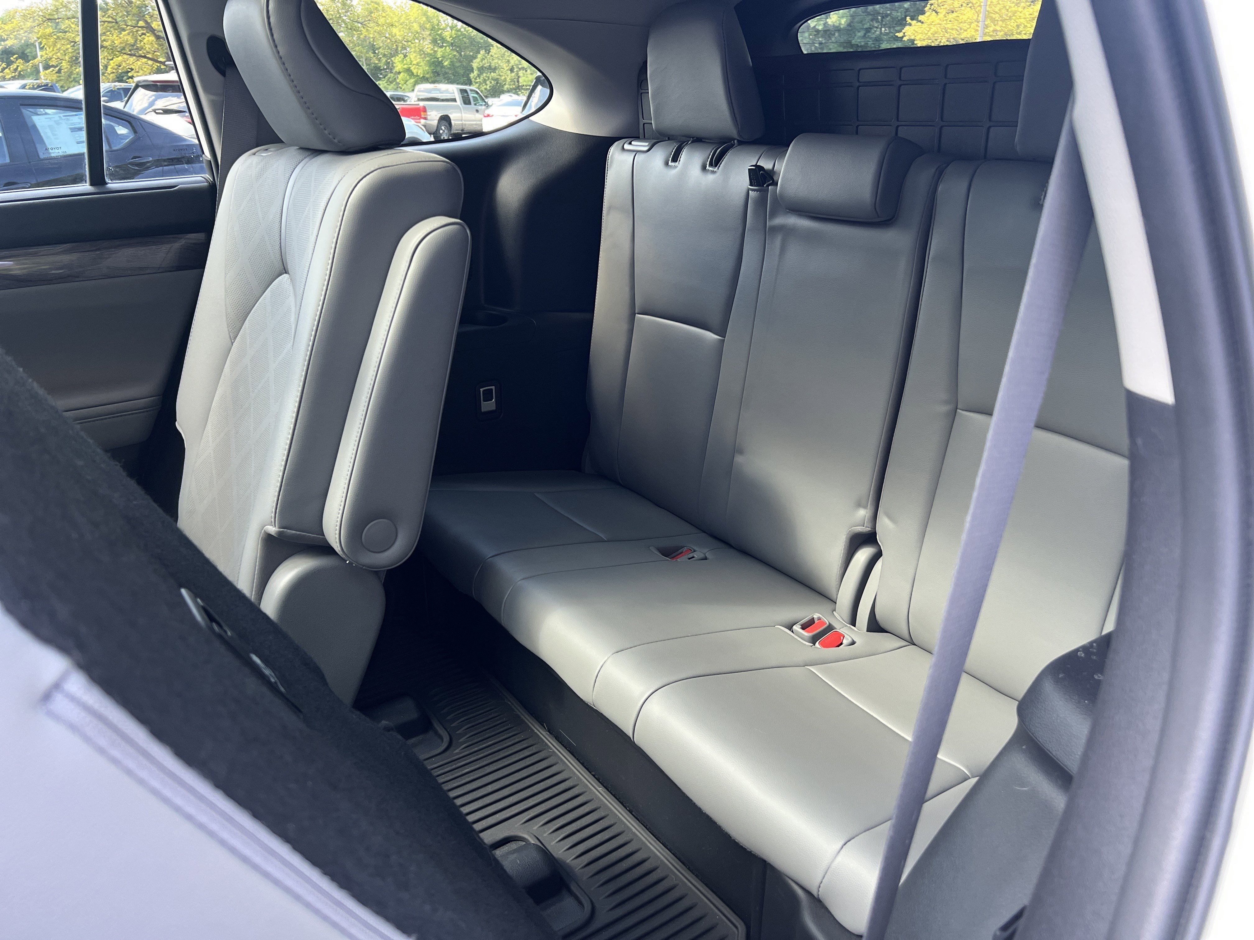 Used 2021 Toyota Highlander Platinum image 31