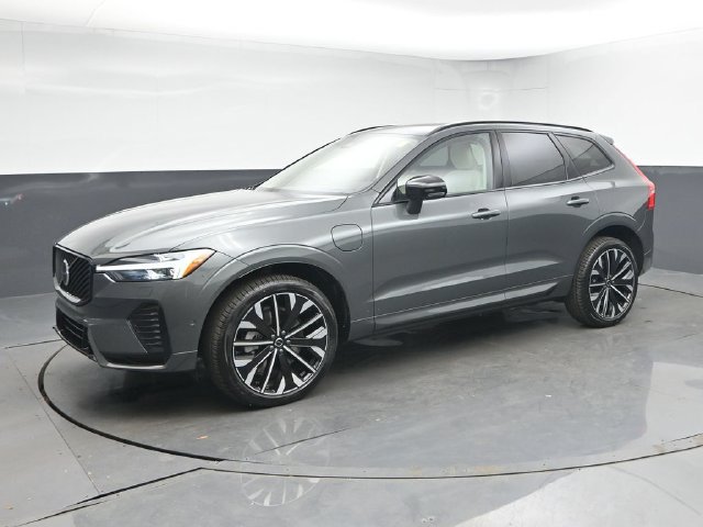 Used 2026 Volvo XC60 T8 Ultra w/ Protection Package Premier AWD/4WD image 4