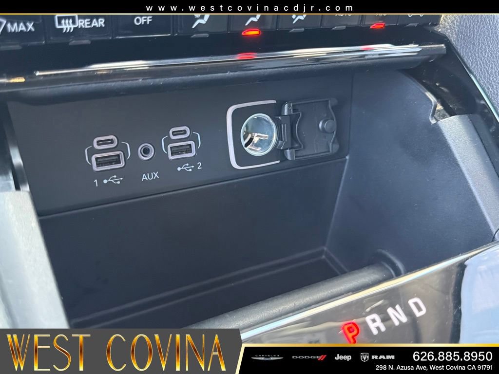 Used 2023 Jeep Grand Cherokee Limited RWD image 28