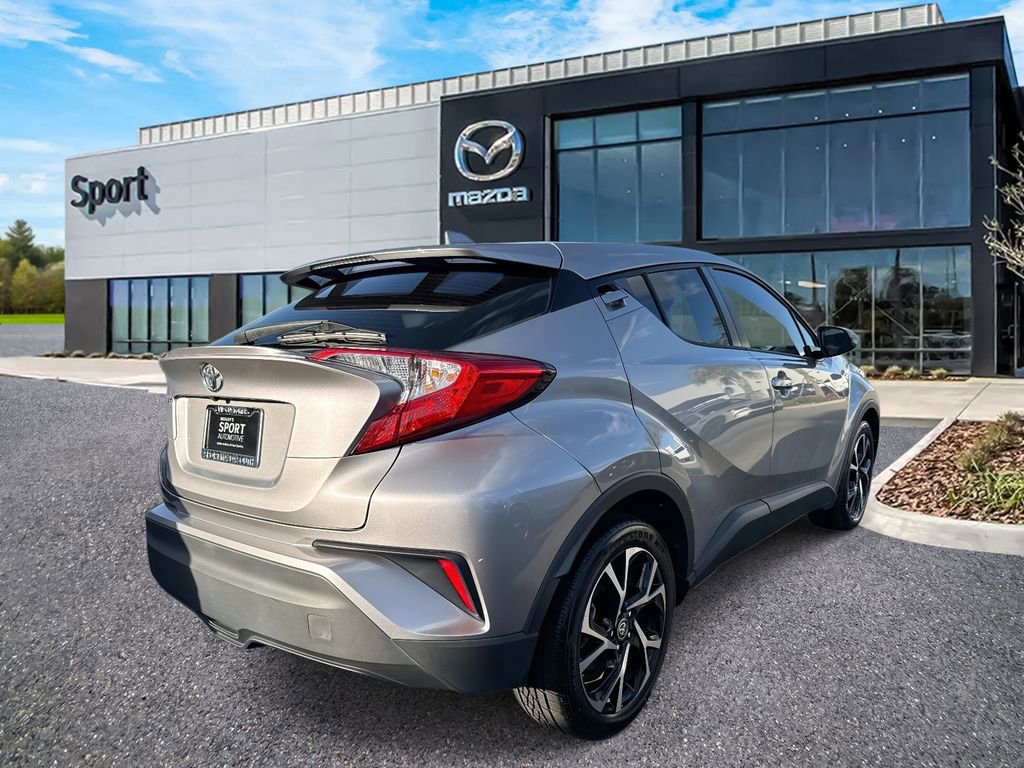 Used 2020 Toyota C-HR XLE image 3