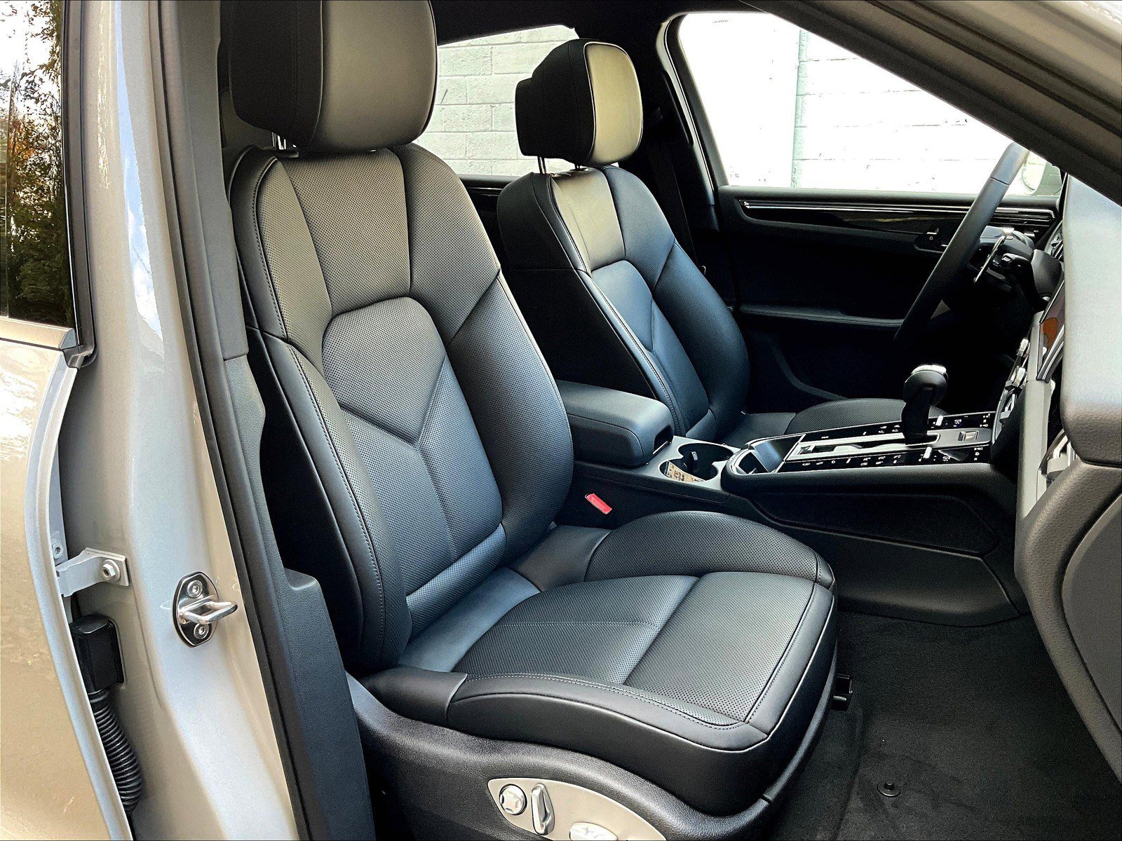 New 2026 Porsche Macan image 10