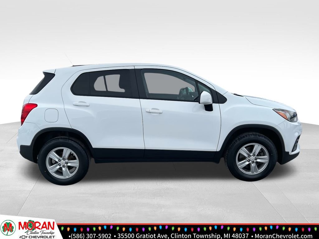 Certified 2022 Chevrolet Trax LS w/ Tint and Cruise Package image 7