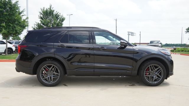 Used 2025 Ford Explorer ST-Line w/ ST-Line Street Pack AWD/4WD image 10