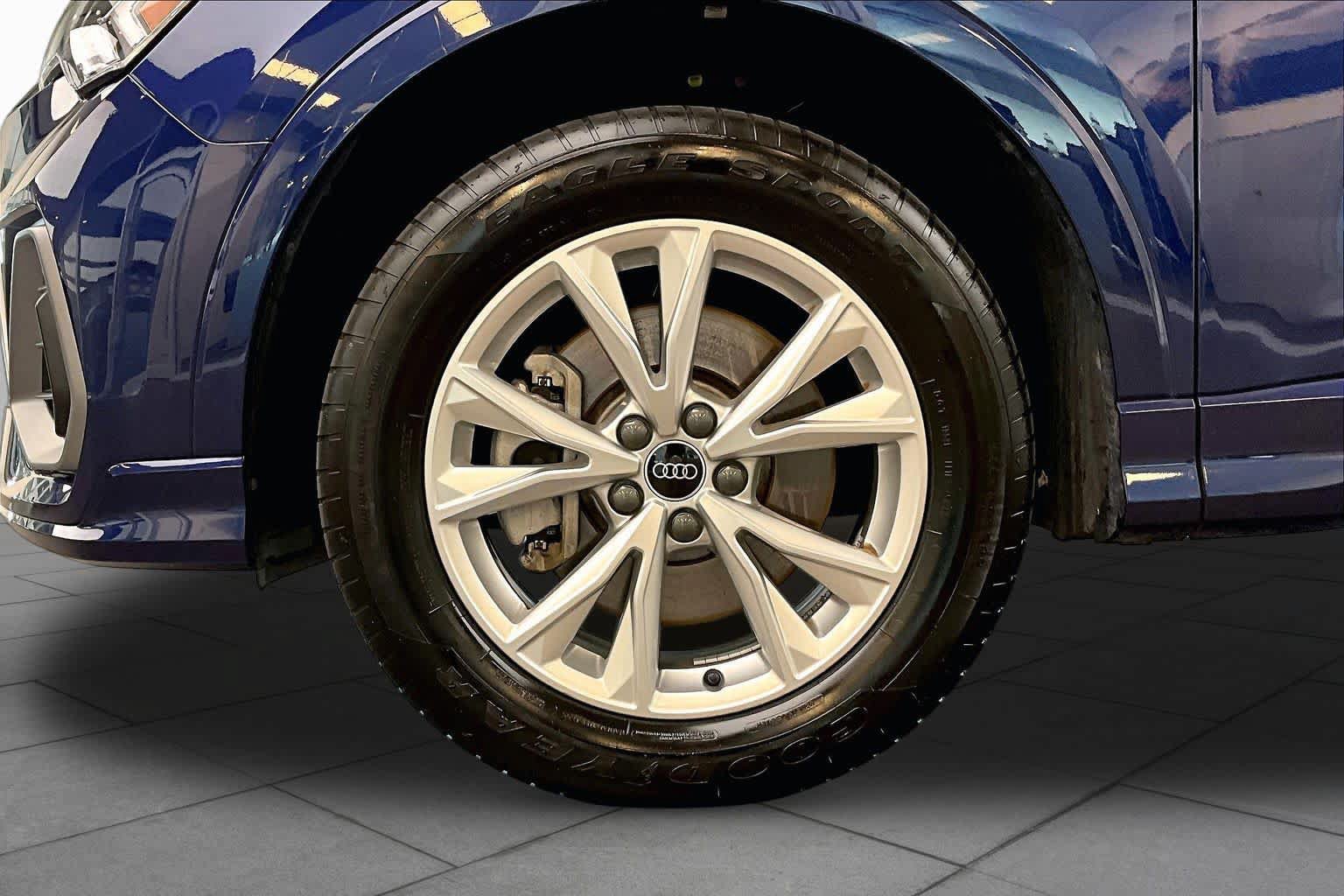 Certified 2024 Audi Q3 2.0T Premium w/ Convenience Package AWD/4WD image 11
