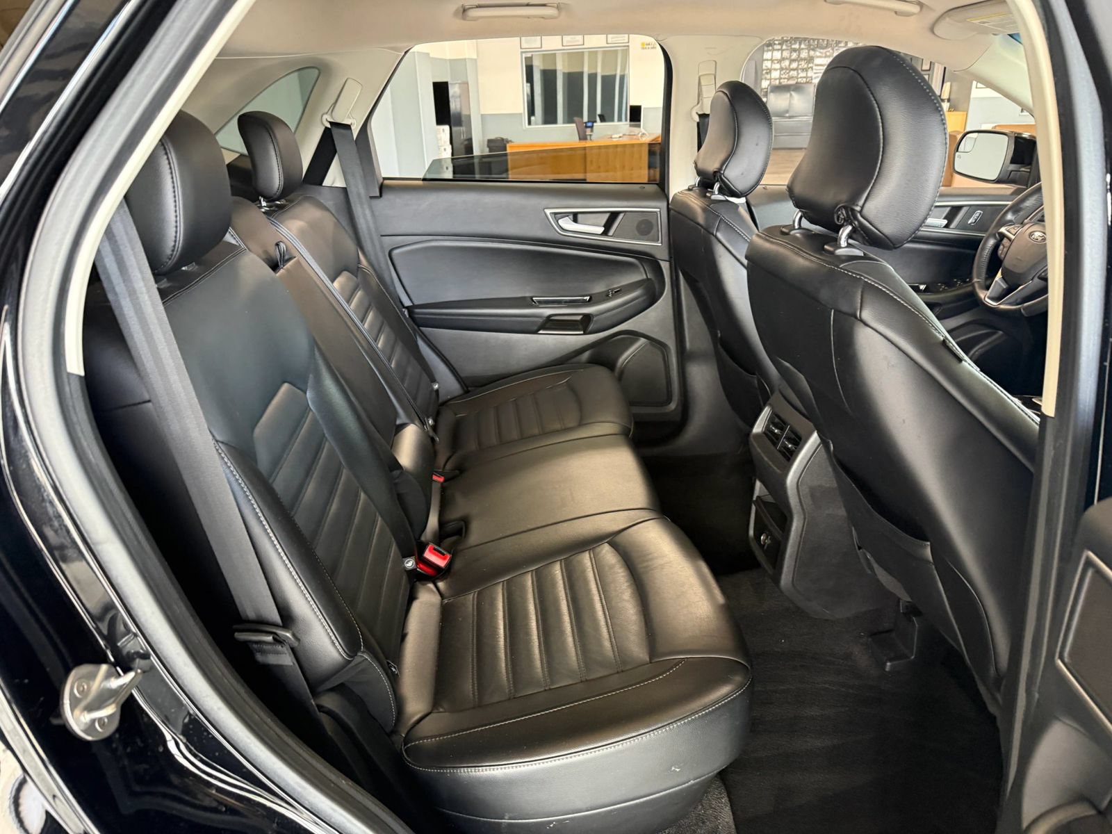 Used 2017 Ford Edge SEL w/ Equipment Group 201A FWD image 12