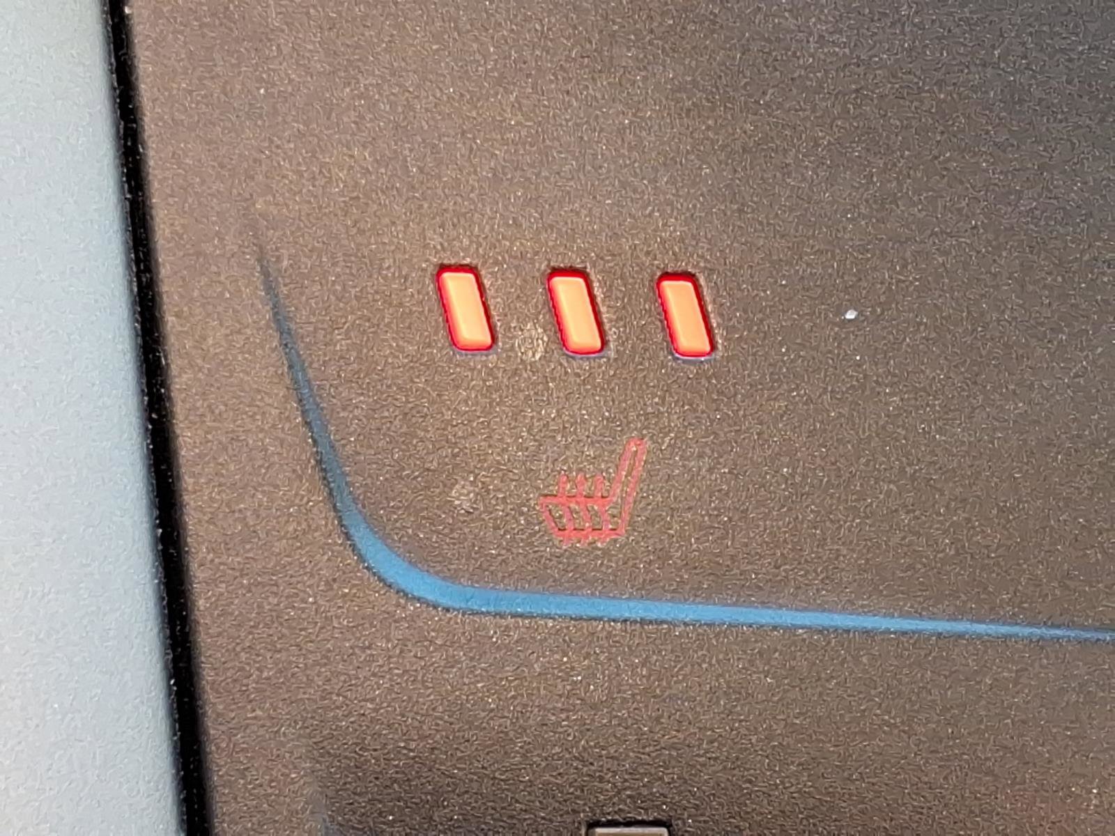 Used 2015 Ford Fusion SE w/ Equipment Group 202A image 11