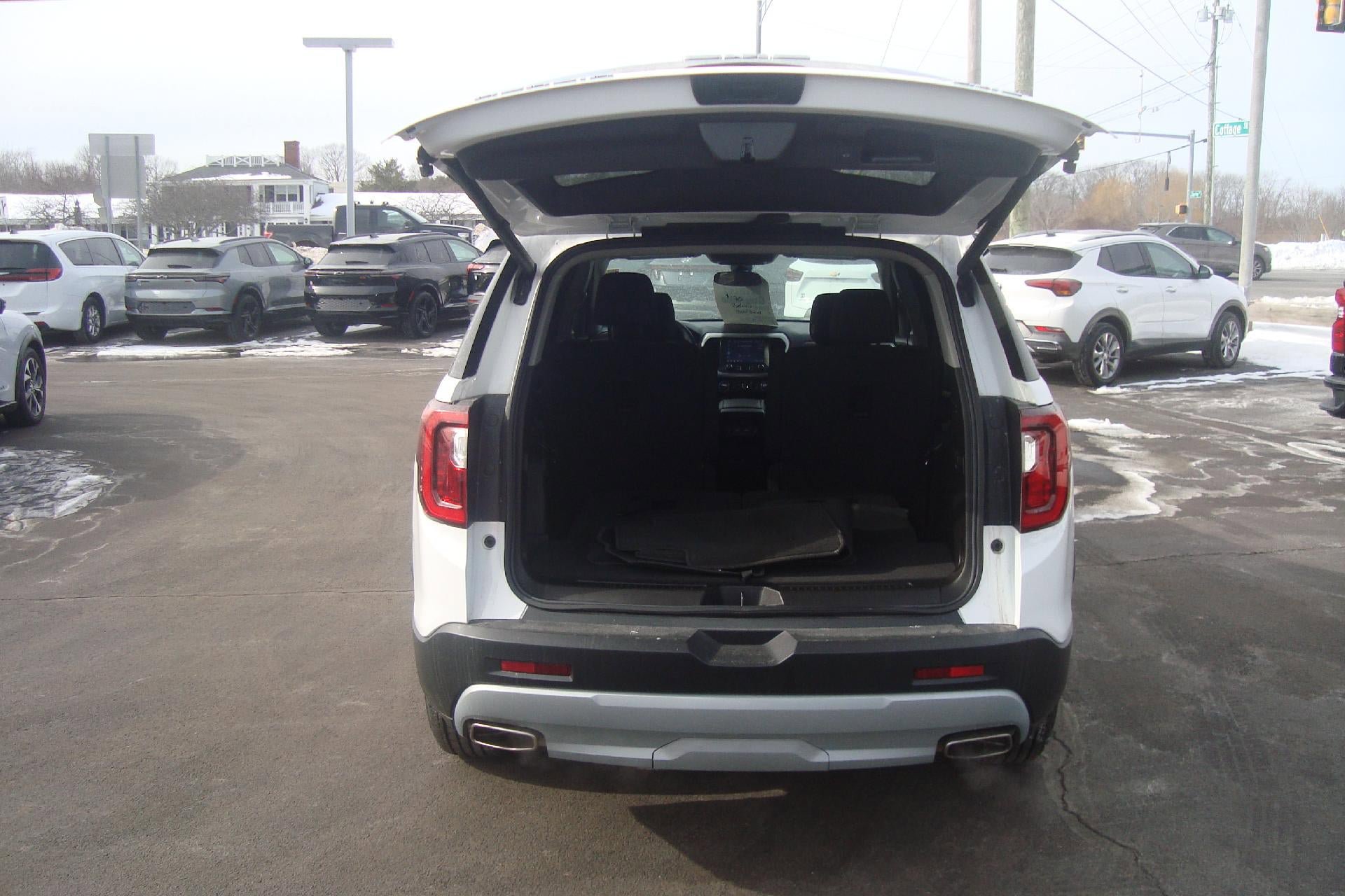 Used 2023 GMC Acadia SLE w/ Driver Convenience Package AWD/4WD image 7