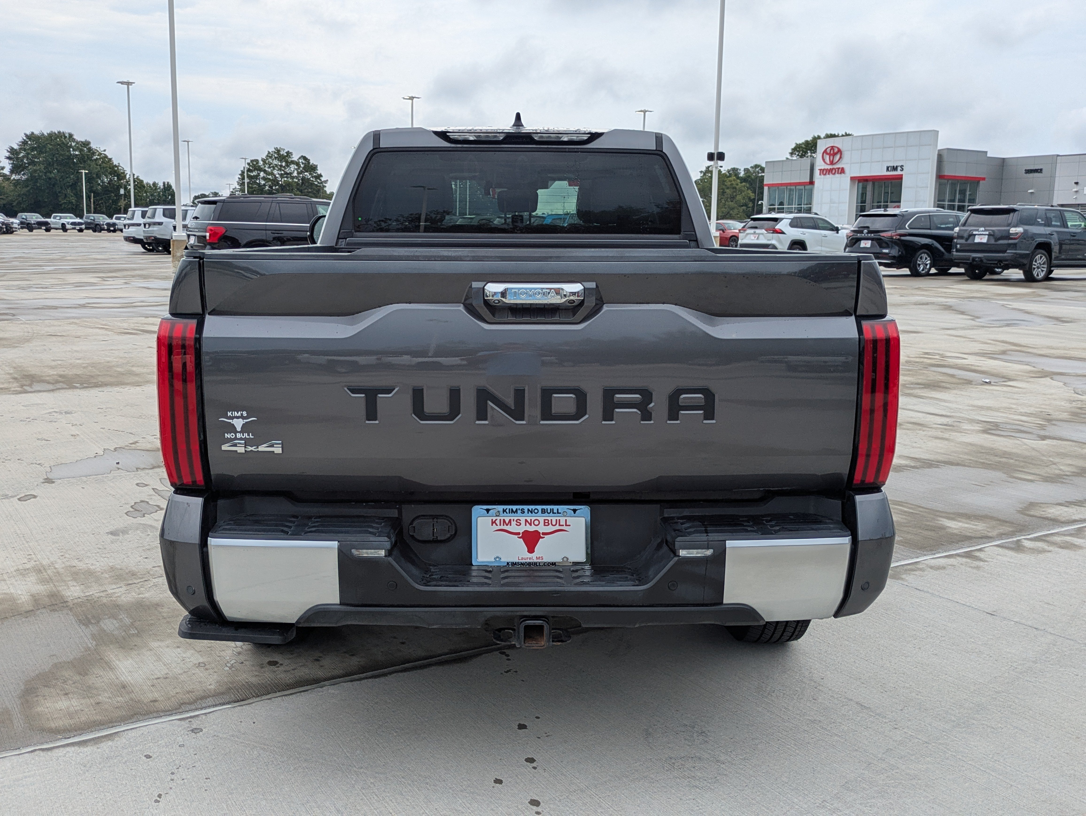 Used 2023 Toyota Tundra Limited w/ Power Package AWD/4WD image 4