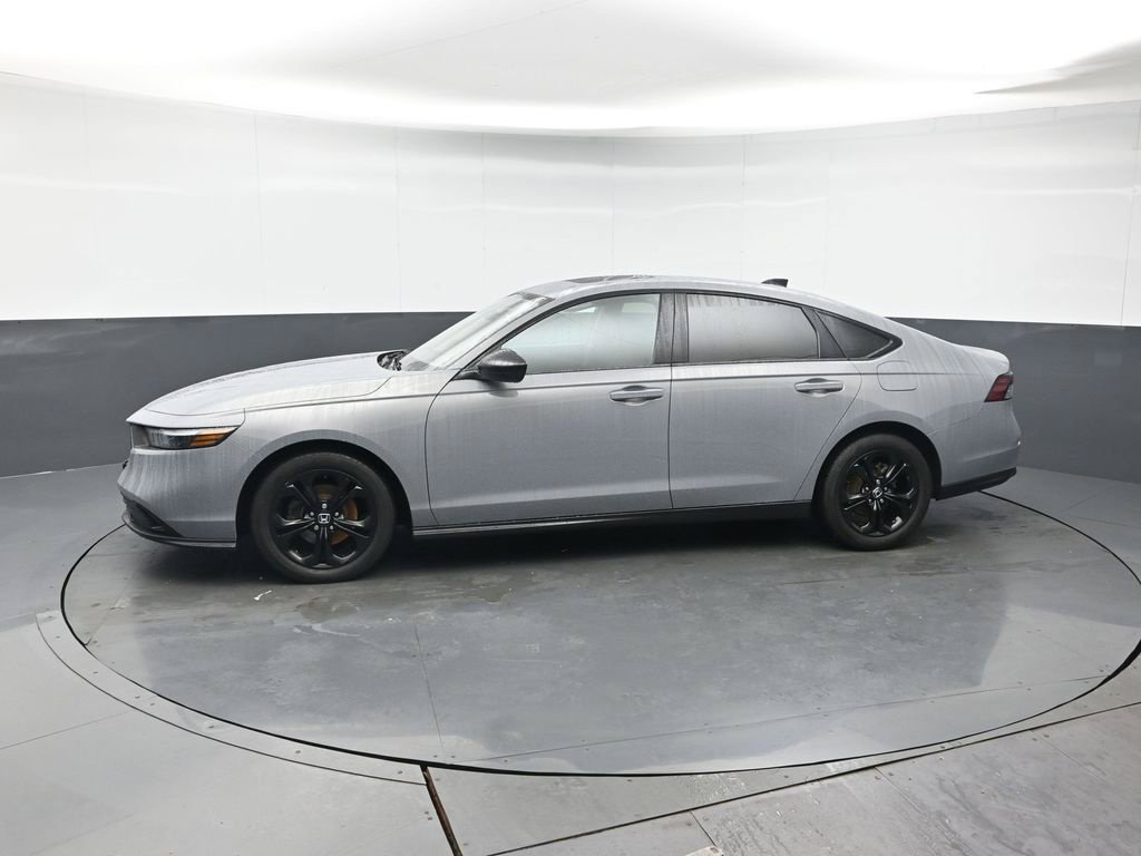 Used 2025 Honda Accord SE image 2