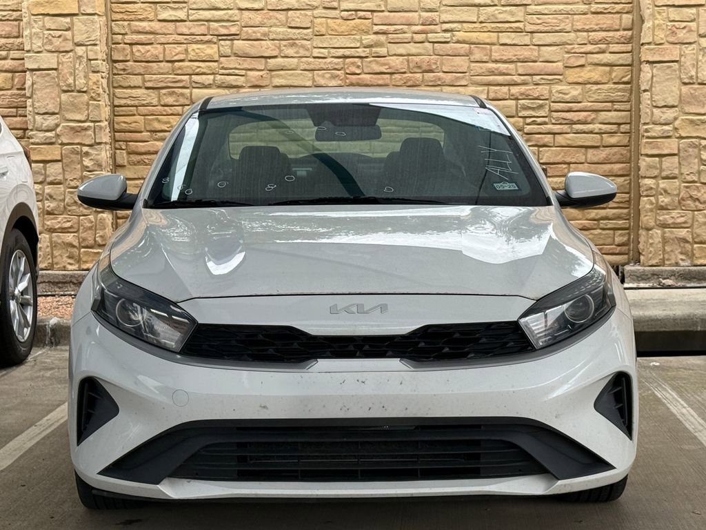Used 2022 Kia Forte LXS FWD image 2