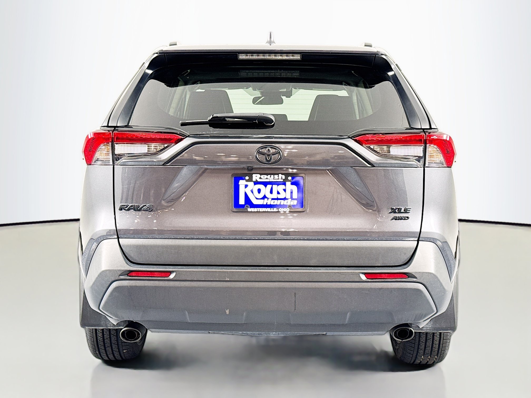 Used 2023 Toyota RAV4 XLE Premium AWD/4WD image 6